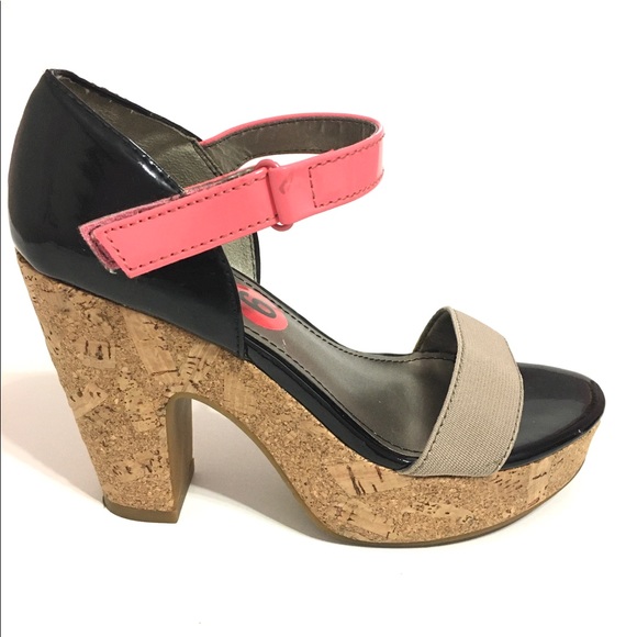 Fergalicious Women's Cork Wedge Sandal Size 6M - Picture 2 of 10